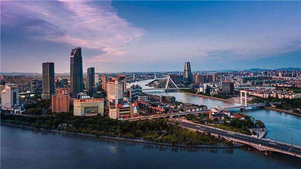 浙江，致敬领导与同胞的团结力量